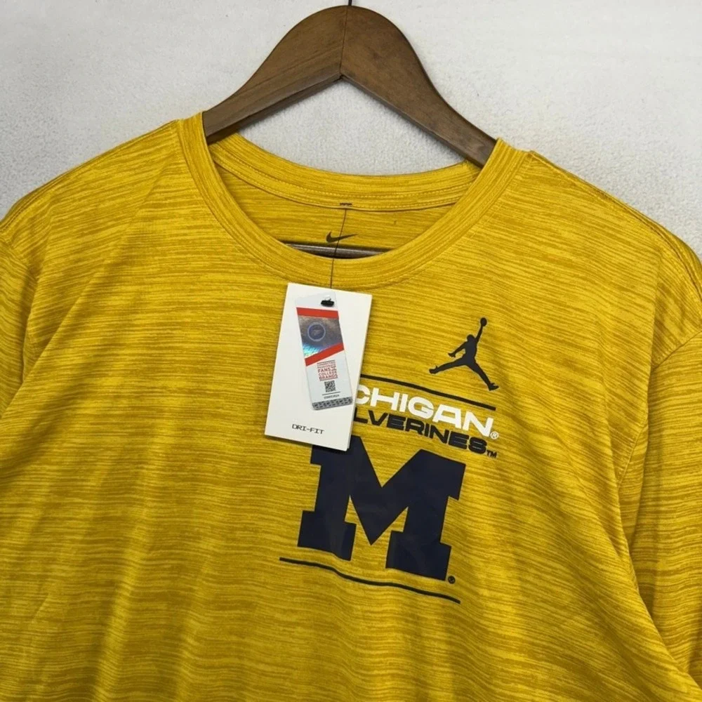 Michigan Wolverines Shirt Men's Large Yellow Jordan Nike Dri Fit Spellout NEW
